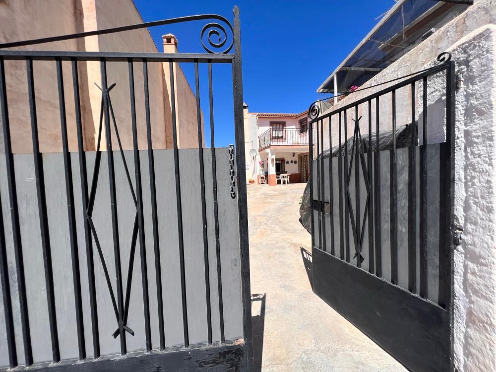  for sale house Tozar Loja 3