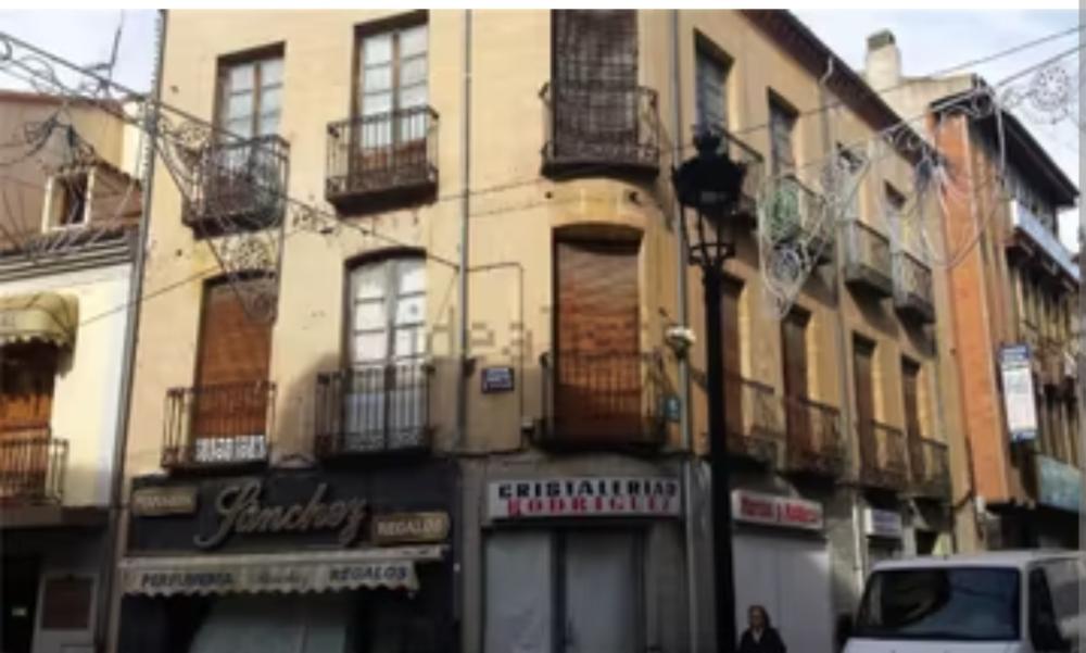  for sale building Murallas Ávila 6