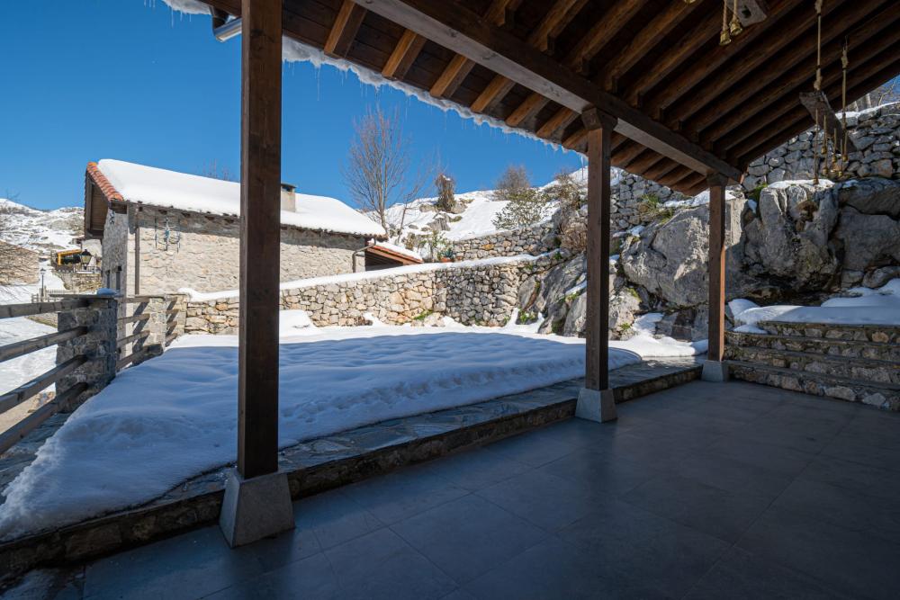  for sale house Sotres Oriente 15