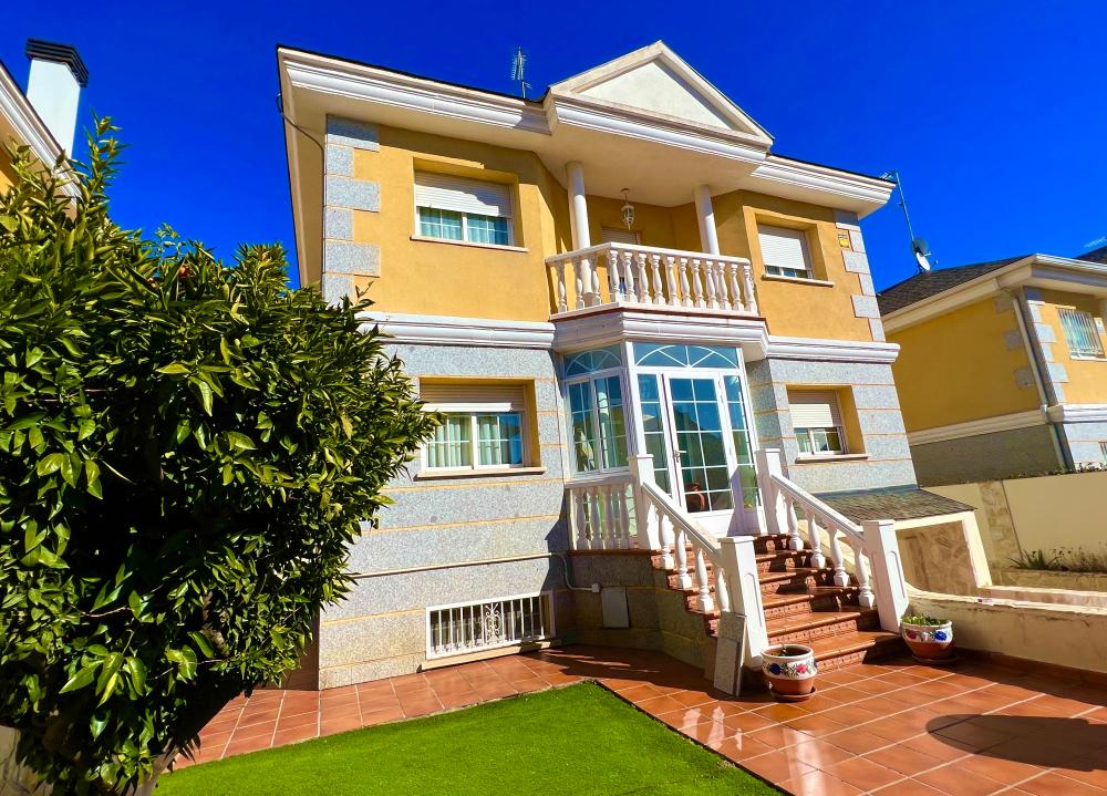  for sale villa Arroyomolinos Sur 2