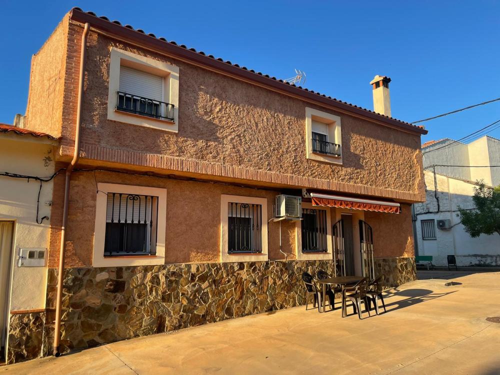  for sale house Pantano De Cijara Villuercas 1