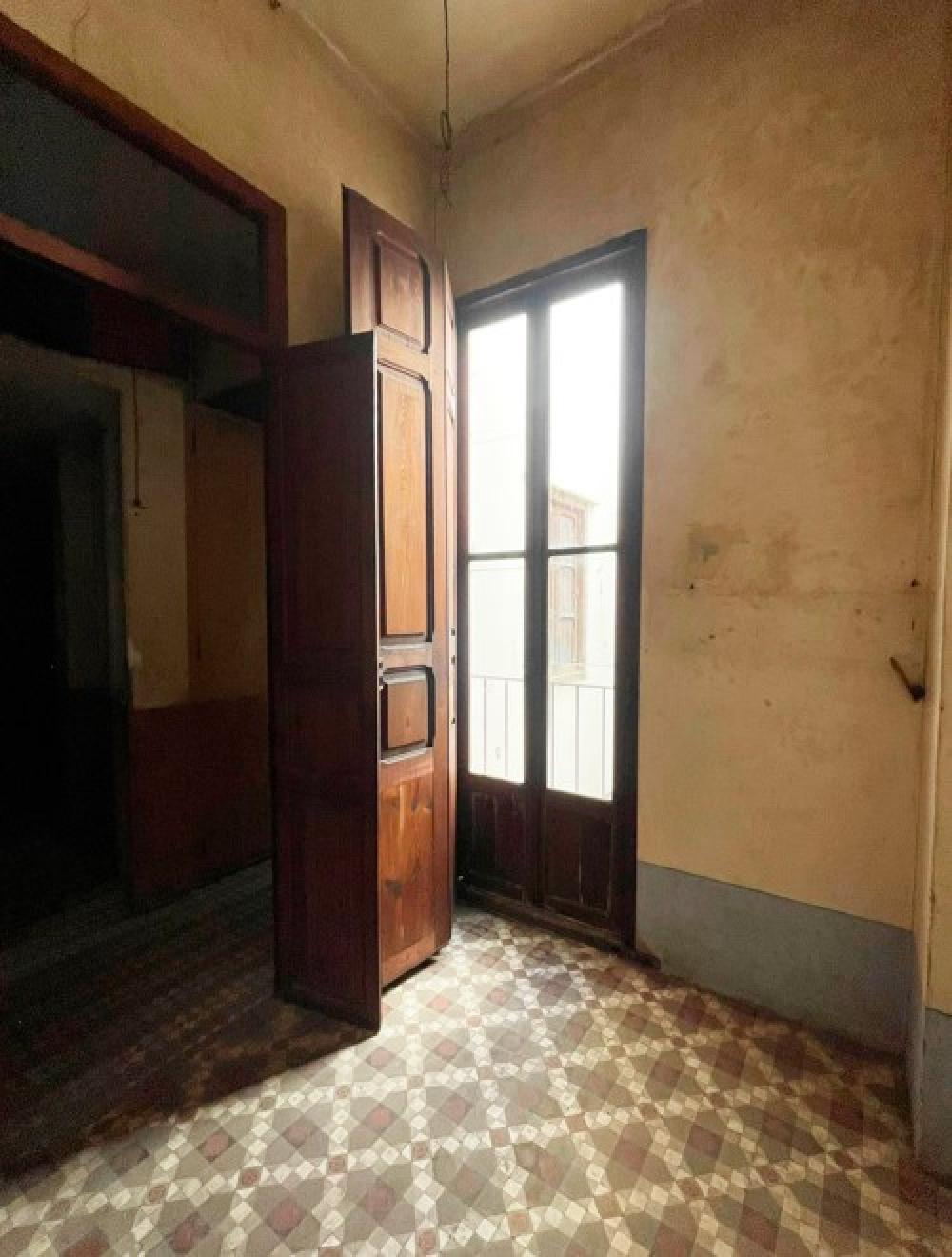  for sale building Valencia Valencia 10