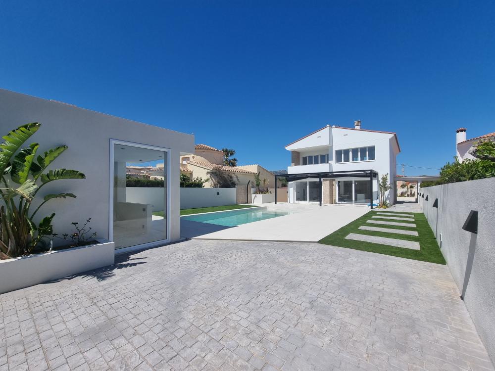  for sale villa Tres Cales Baix Ebre 2