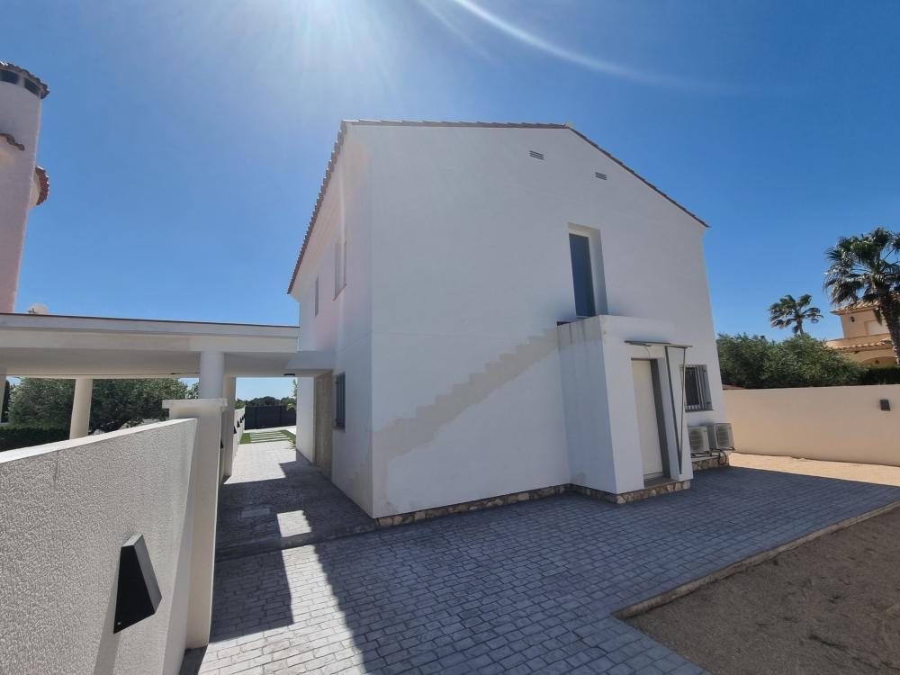  for sale villa Tres Cales Baix Ebre 25
