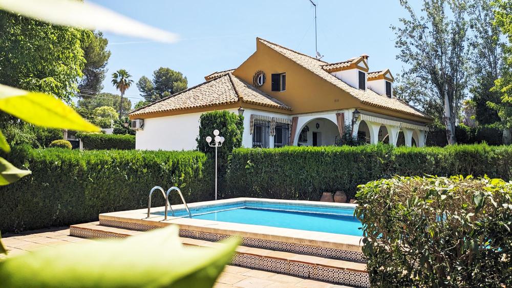  for sale villa Alcalá De Guadaira Metropolitana De Sevilla 1