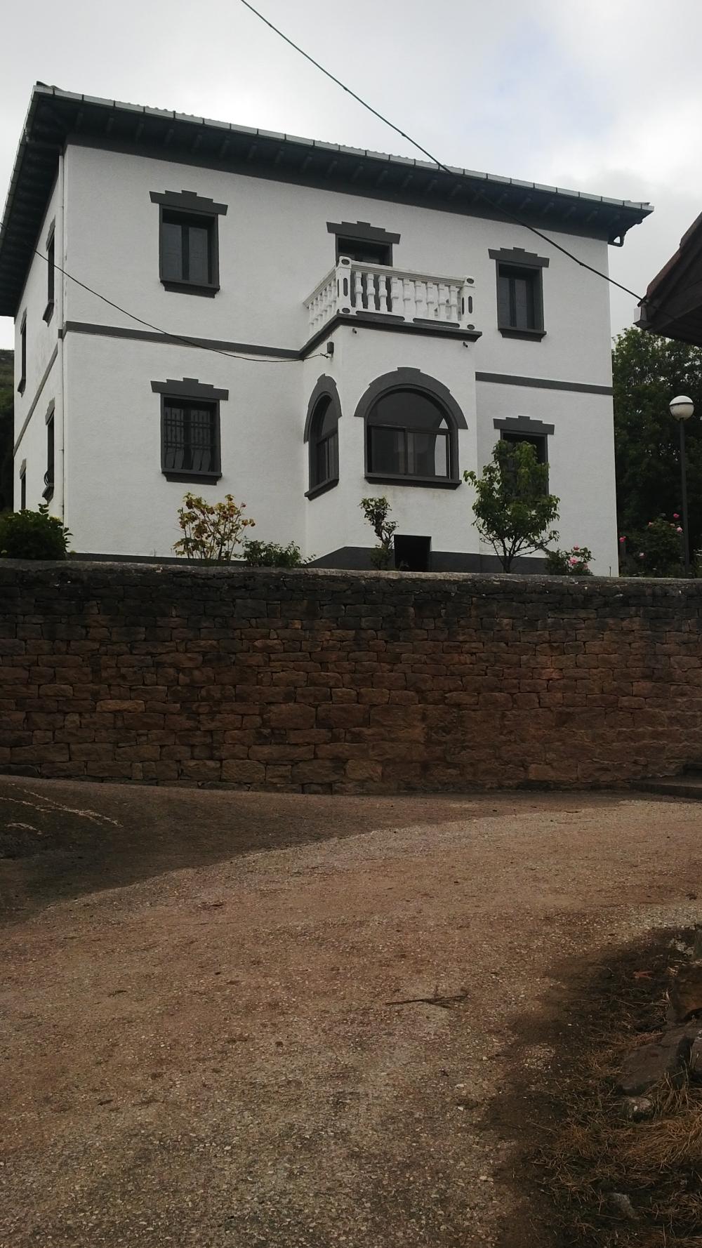  for sale villa Salas Oviedo 2