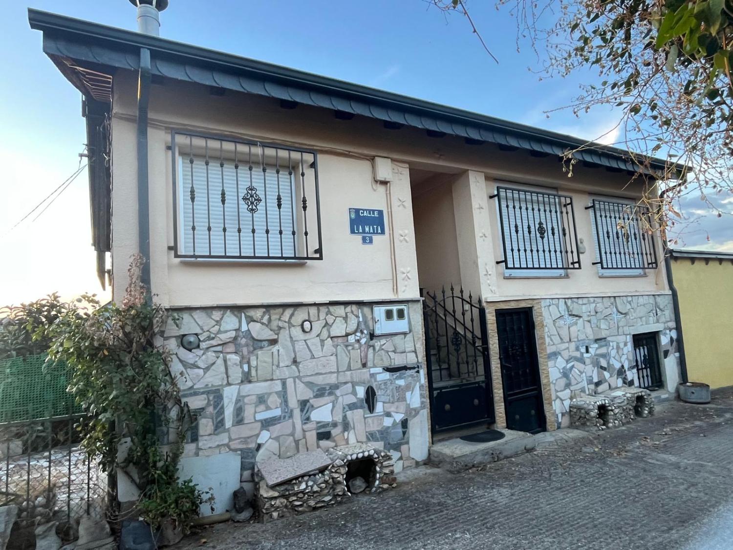  for sale house Villaverde De Los Cestos Bierzo (El) 1