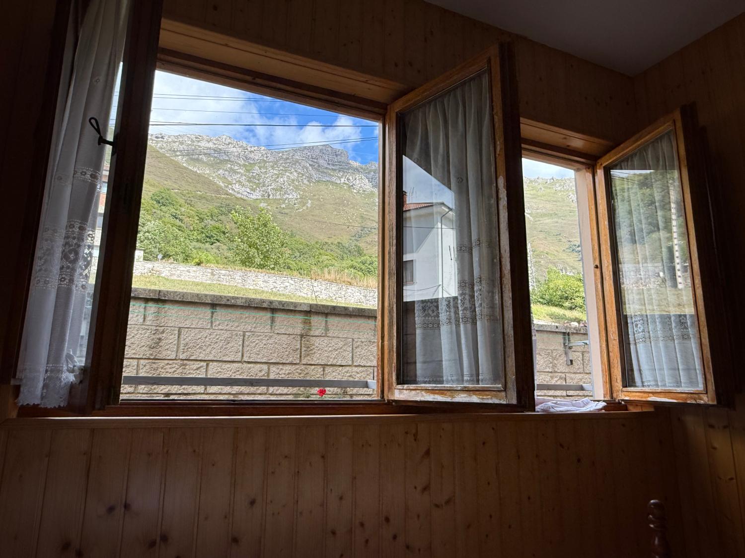  for sale terraced house Arangas Oriente 4