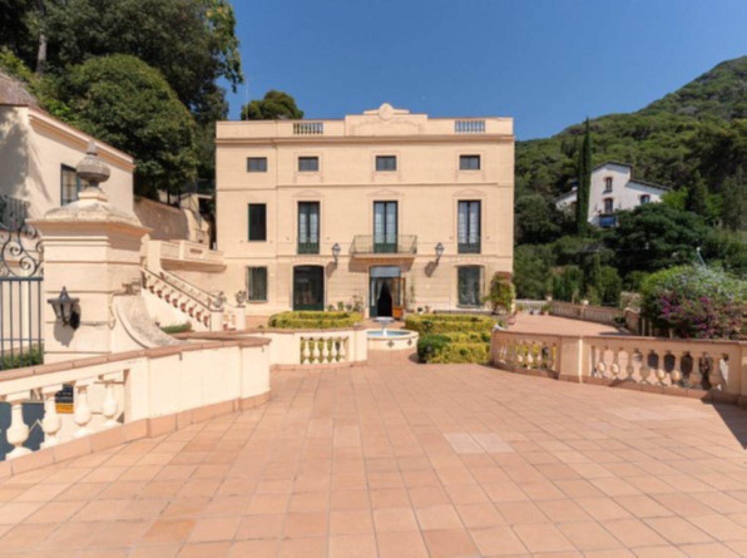  for sale manor house Nucli Antic Maresme 57