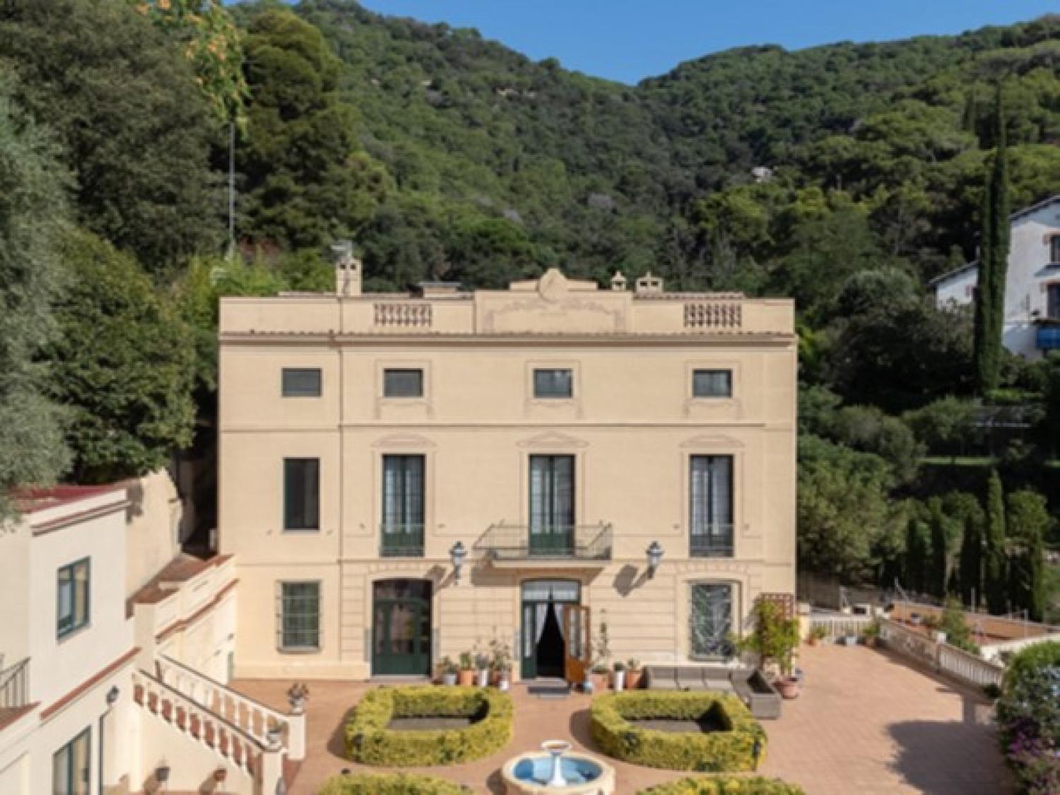  for sale manor house Nucli Antic Maresme 2