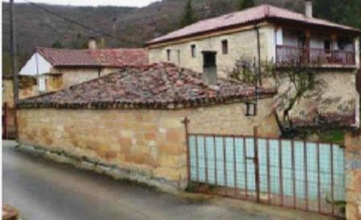  for sale terraced house Sedano Páramos 2