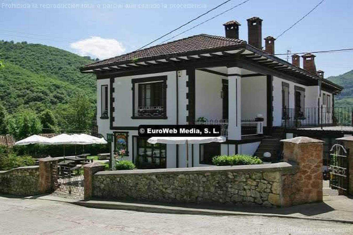  for sale hotel Orle Nalón 11