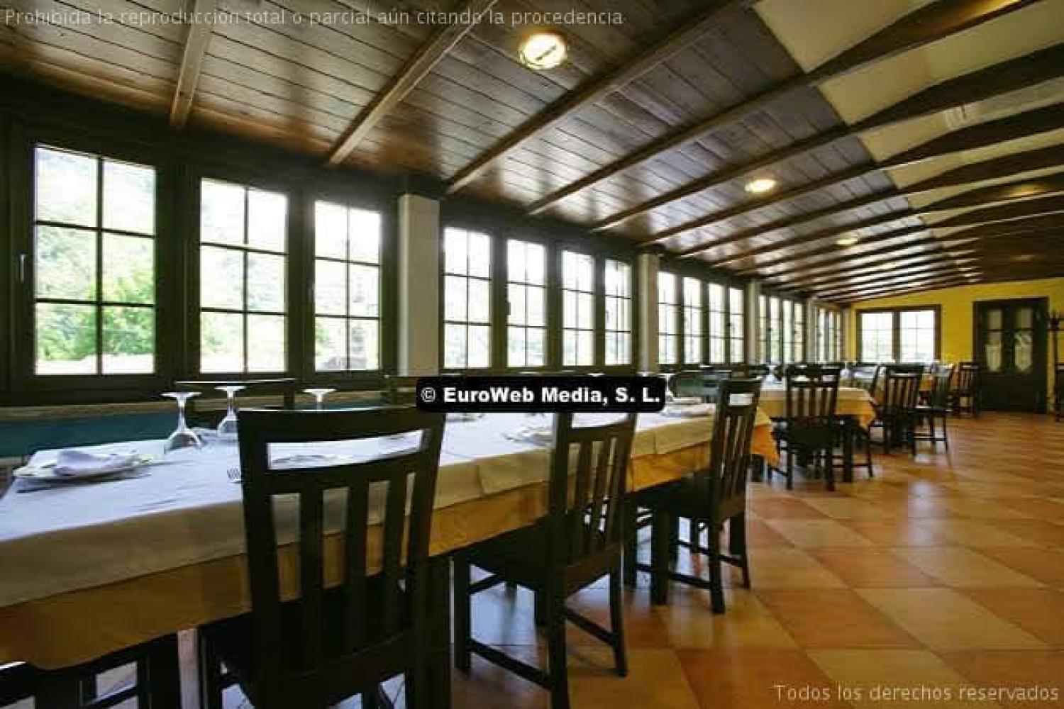  for sale hotel Orle Nalón 1