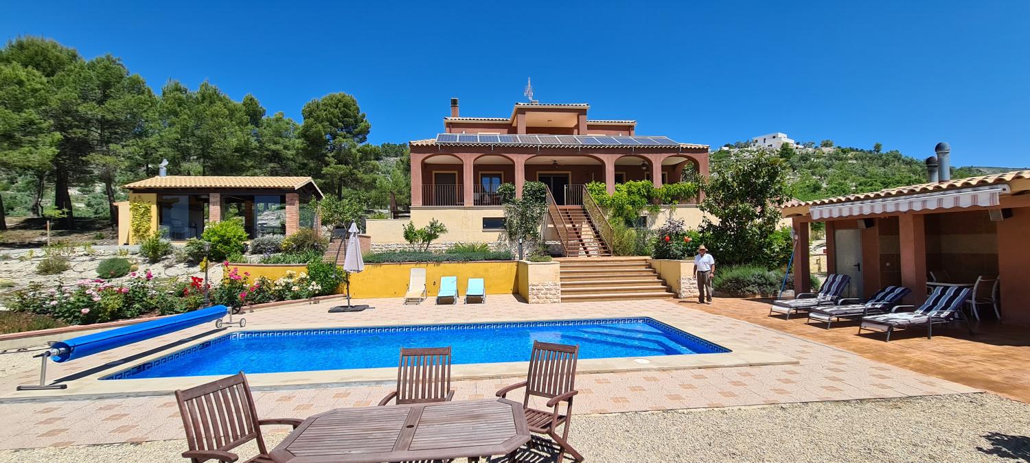  for sale villa Balones Comtat 4